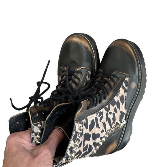 Steve Madden Leather Leopard Studded Moto Combat Boots EUC - Picture 13 of 16